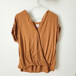 Woven Surplice Short Sleeve Top